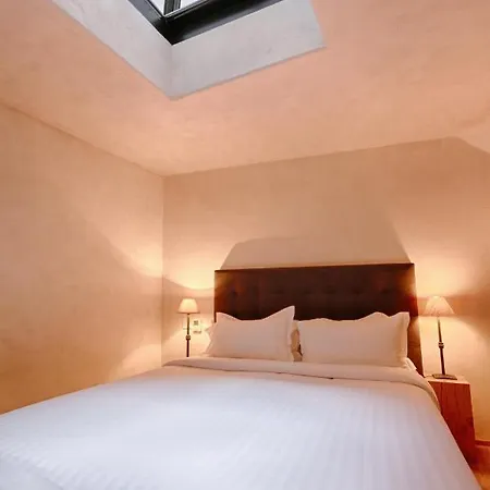 Luxurious & Design Flat 2br/8p- Boulevard Saint Germain Parigi