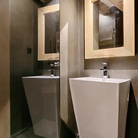 Appartamento Luxurious & Design Flat 2br/8p- Boulevard Saint Germain Parigi